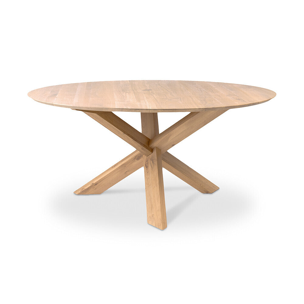 Oak Circle round dining table by Ethnicraft