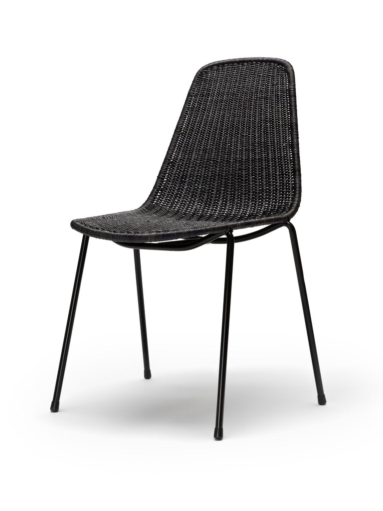 Basket chair (dark grey rattan slimit) front angle