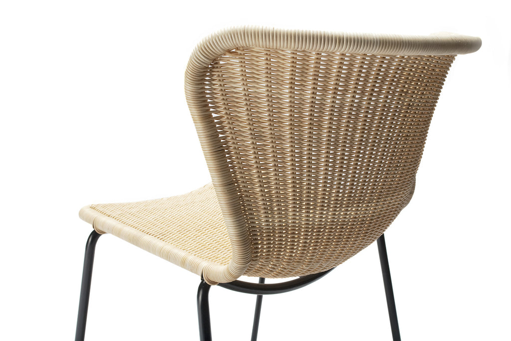 C603 chair outdoor (honey polyethylene) close up