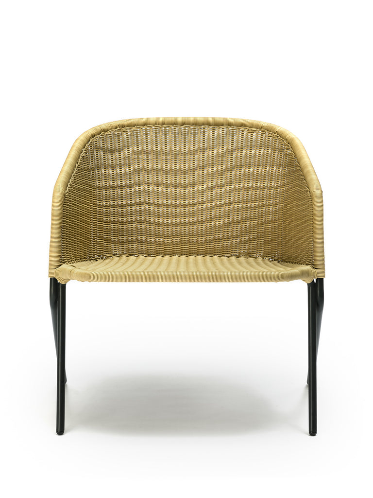 Kakۂ lounge chair outdoor (wheat polyethylene) front
