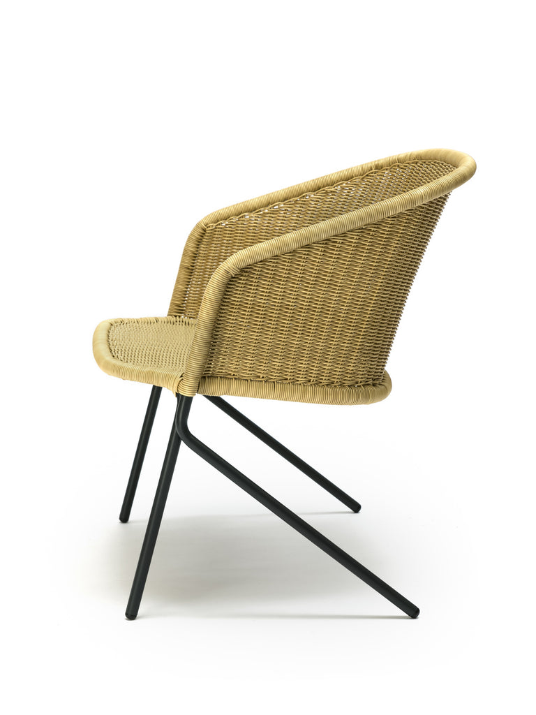 Kakۂ lounge chair outdoor (wheat polyethylene) side