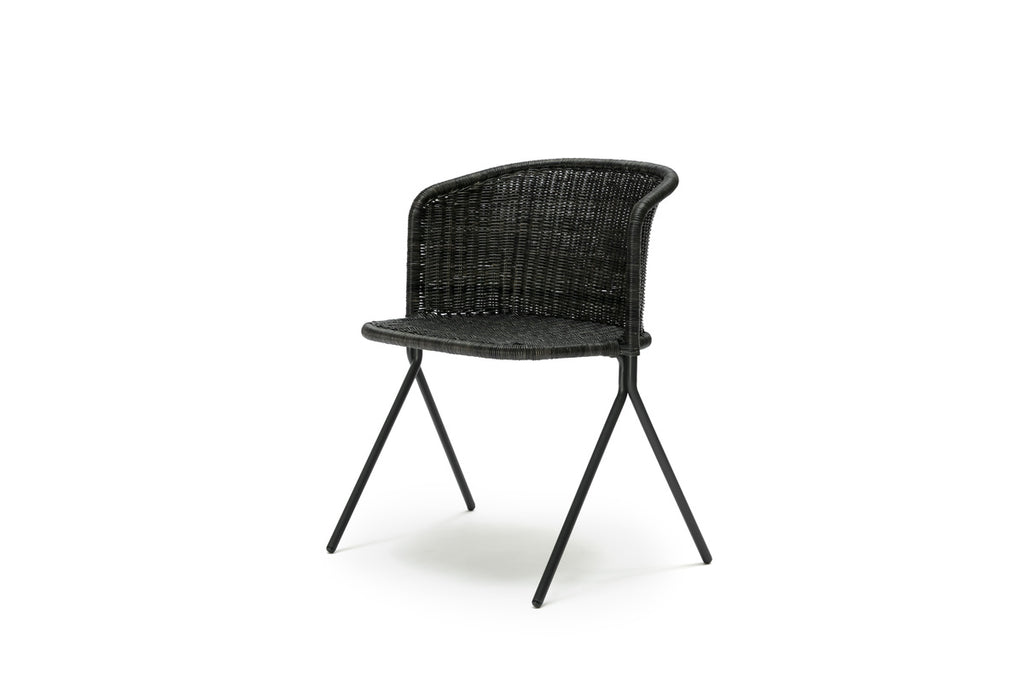 Kakۂ armchair (graphite rattan slimit) front angle