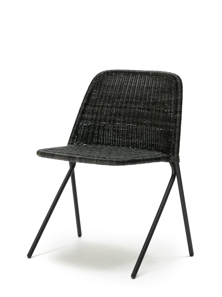 Kakۂ chair (graphite rattan slimit) front angle
