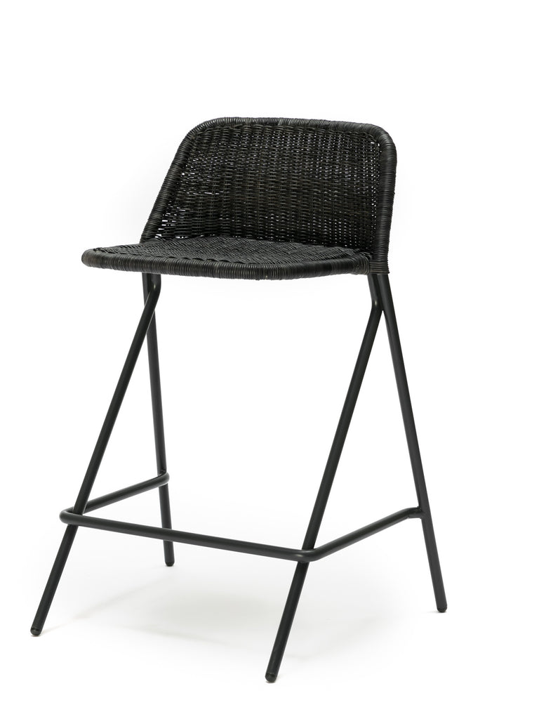 Kakۂ stool with backrest (graphite rattan slimit) front angle